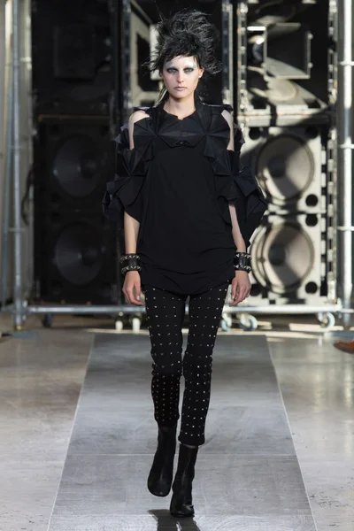 Look 8